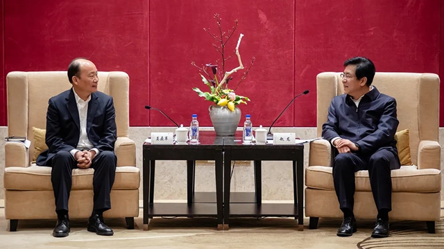 莫鼎革拜會(huì)福建省委副書記、省長(zhǎng)趙龍