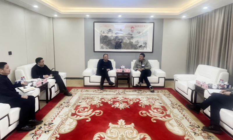 周鴻會(huì)見(jiàn)華能岳陽(yáng)電廠黨委書(shū)記、董事長(zhǎng)彭勇