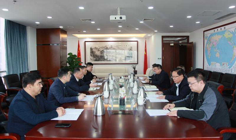 周鴻在新疆開展系列商務(wù)活動(dòng)